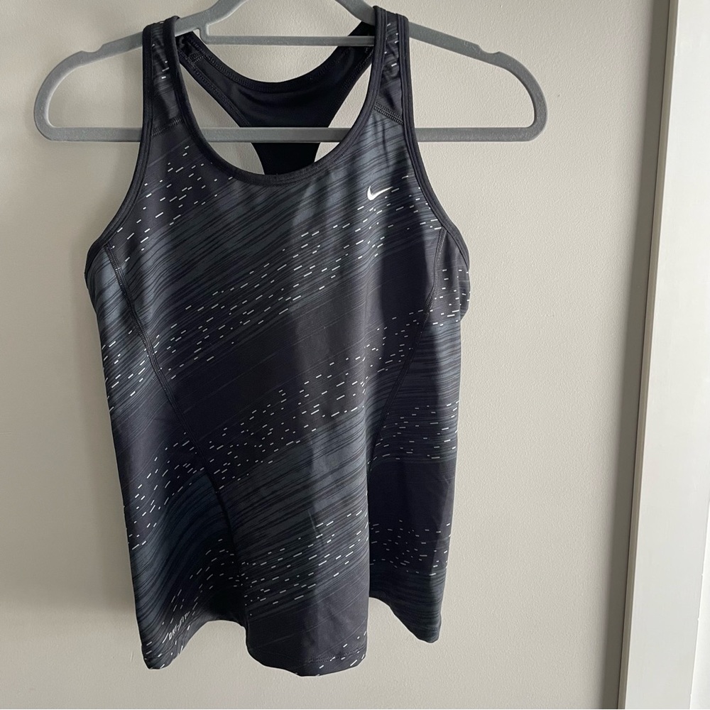 Nike Womens Dri Fit Black Racerback Activewear Tank Top Size L With Under-bra.